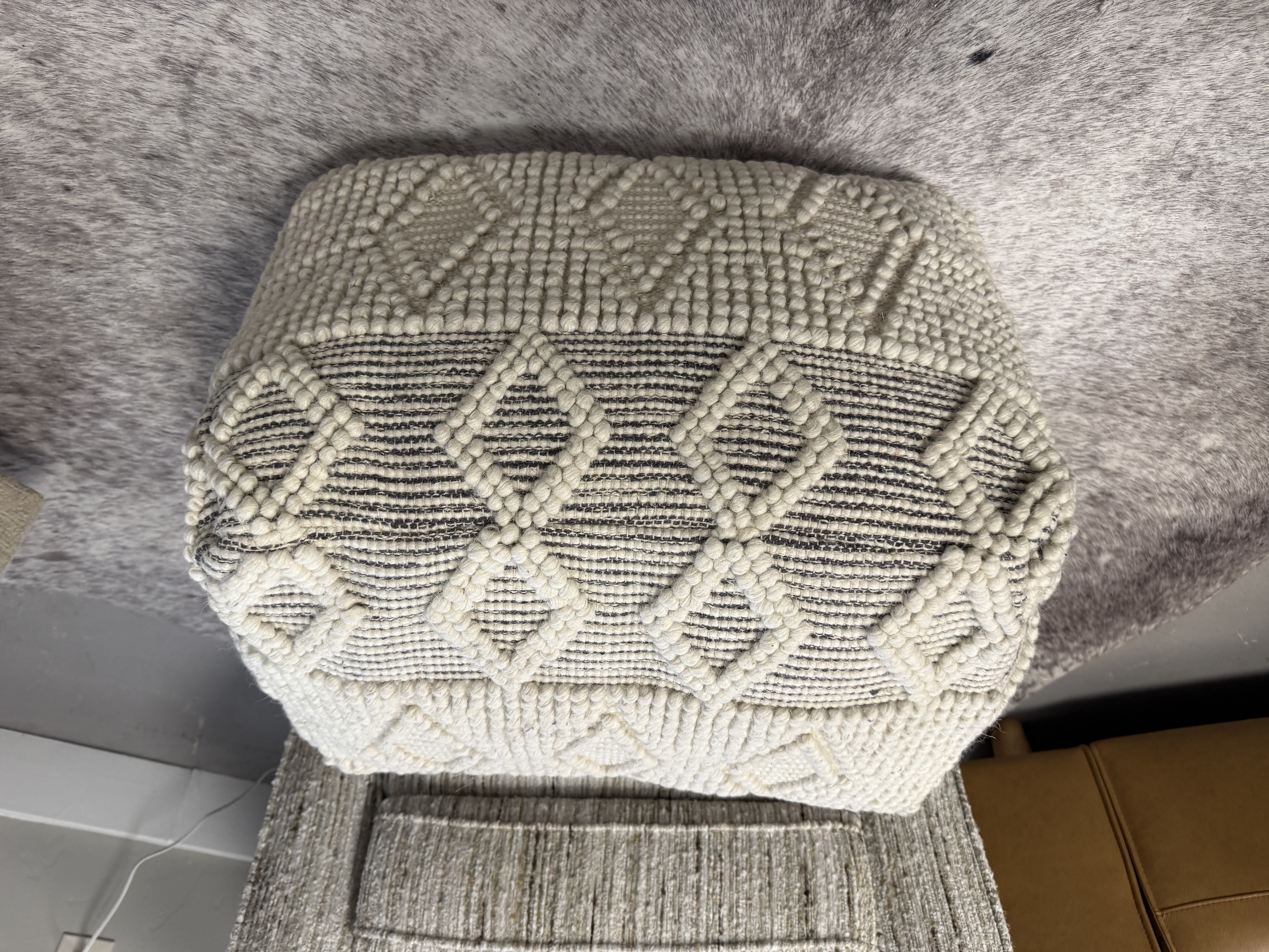 OI 15 POUF SQUARE BLUE WHITE STRIPE 43469 Image